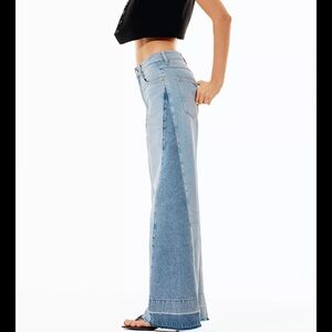 Women's Light Blue Wide-Leg Jeans